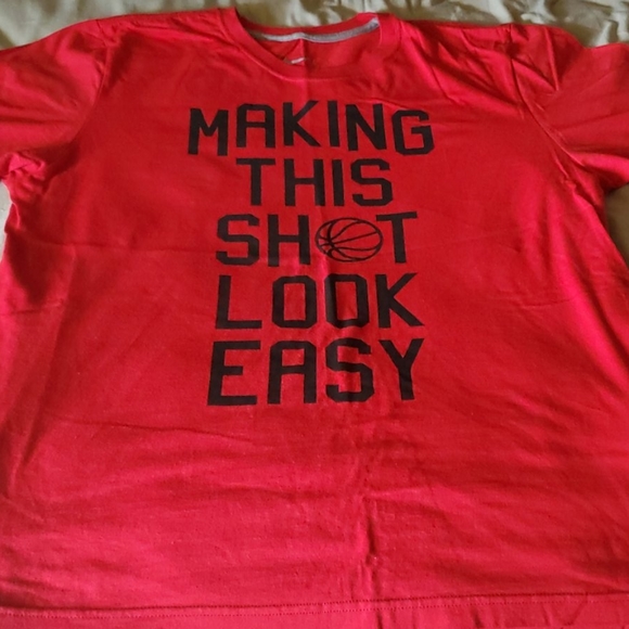 Basketball themed tshirt - Picture 1 of 2